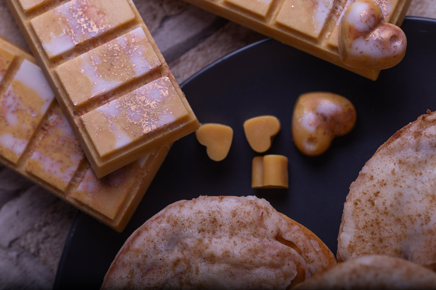 Kaneelbroodje geurende koolzaad- en kokoswasmelts | Klikbalk | Hart | Mini-hart