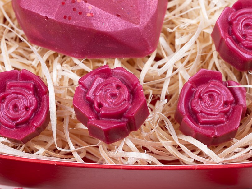 Heart & Rose Koolzaad- en Kokoswassmeltcadeaumand | Groot hart | 12 rozenmelts | Jubileum | Moederdag | Valentijnsdag | Verjaardag