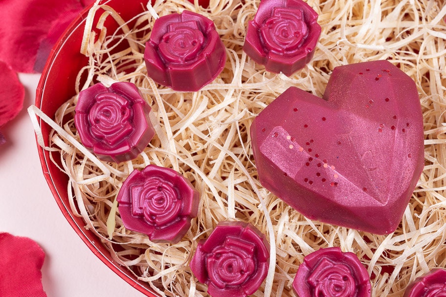Heart & Rose Koolzaad- en Kokoswassmeltcadeaumand | Groot hart | 12 rozenmelts | Jubileum | Moederdag | Valentijnsdag | Verjaardag