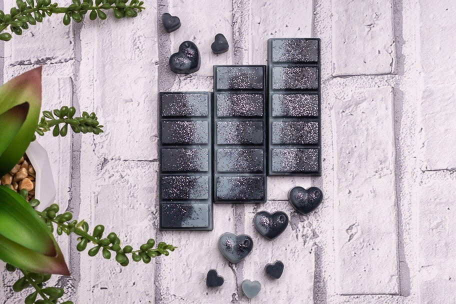 Rich Leather & Tobacco Scented Rapeseed and Coconut Wax Melts | Snap Bar | Heart | Mini Heart