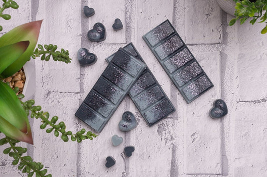 Rich Leather & Tobacco Scented Rapeseed and Coconut Wax Melts | Snap Bar | Heart | Mini Heart