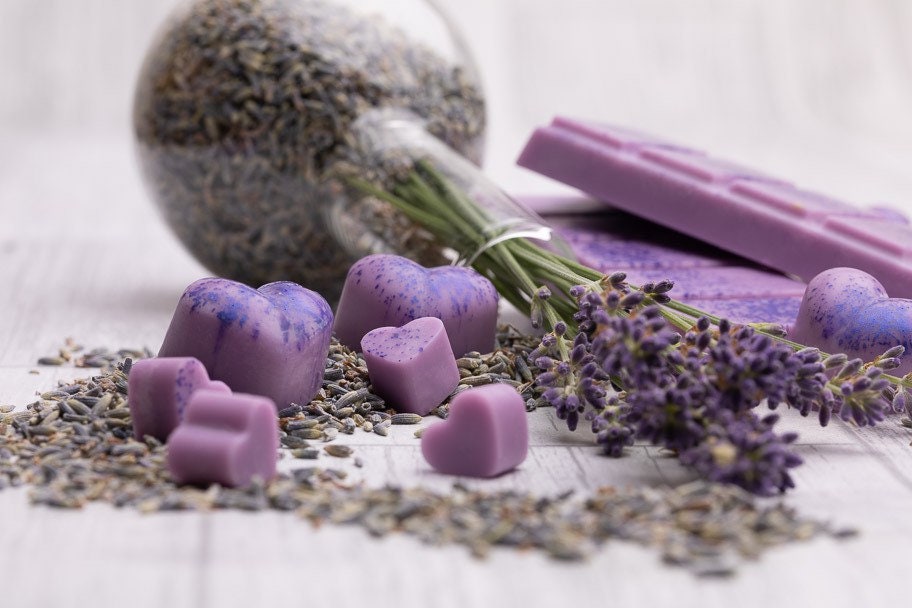 Lavendel geurende koolzaad- en kokoswasmelts | Klikbalk | Hart | Mini-hart